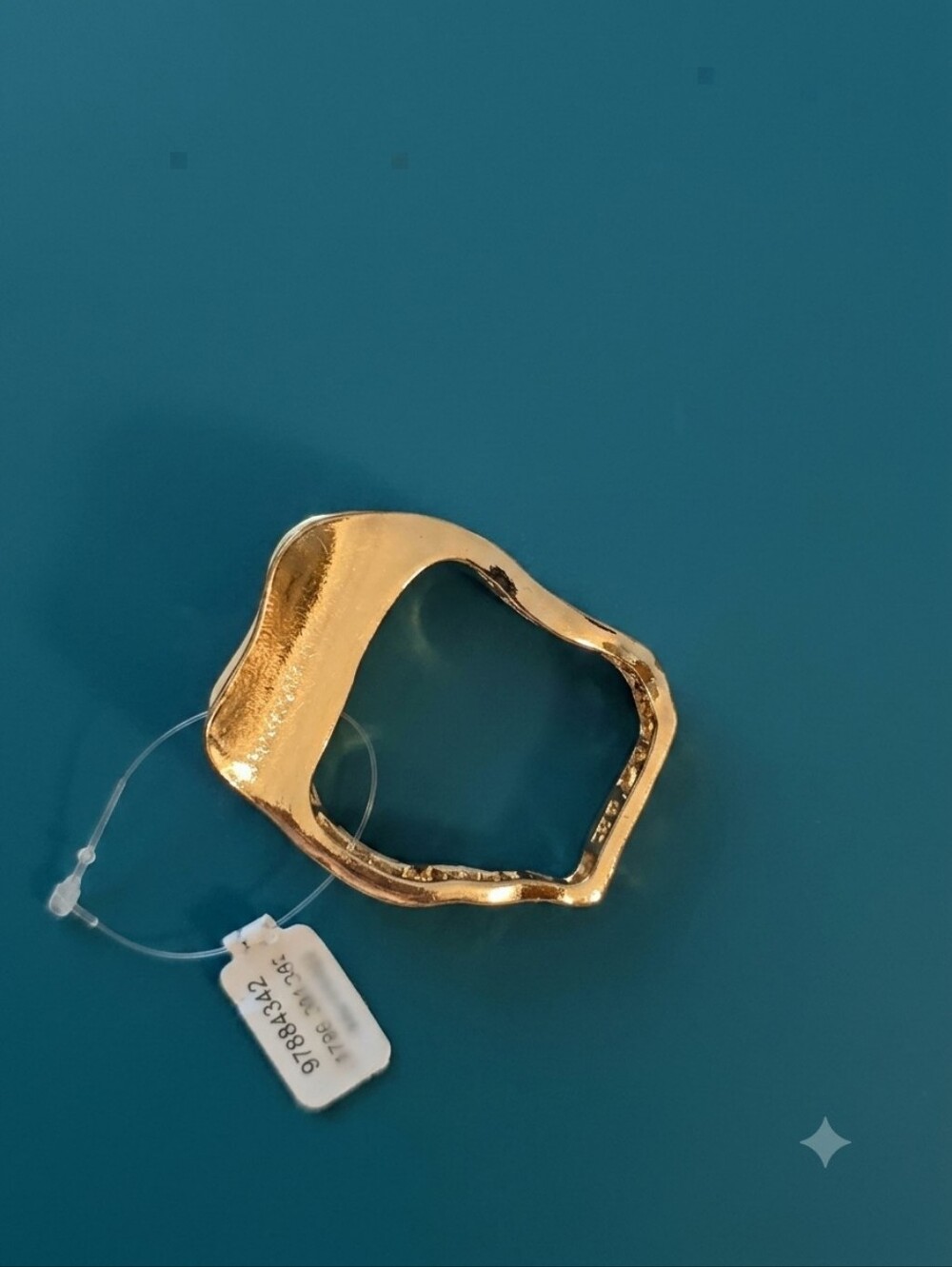 NWT|  Free People Wavy Open Metal Hair Claw Clip in Gold